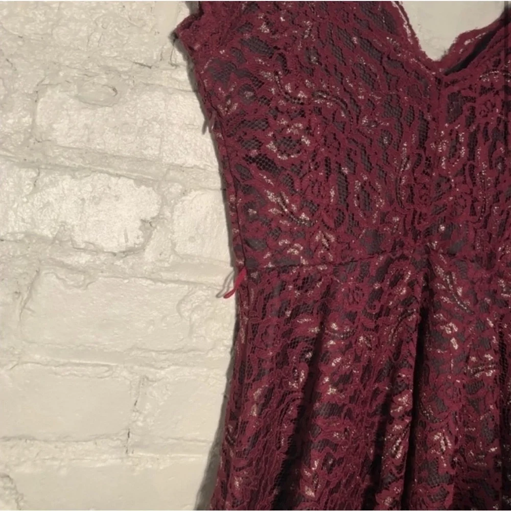 ModCloth - Red And Gold lace dress - Size Medium - Picture 3 of 8